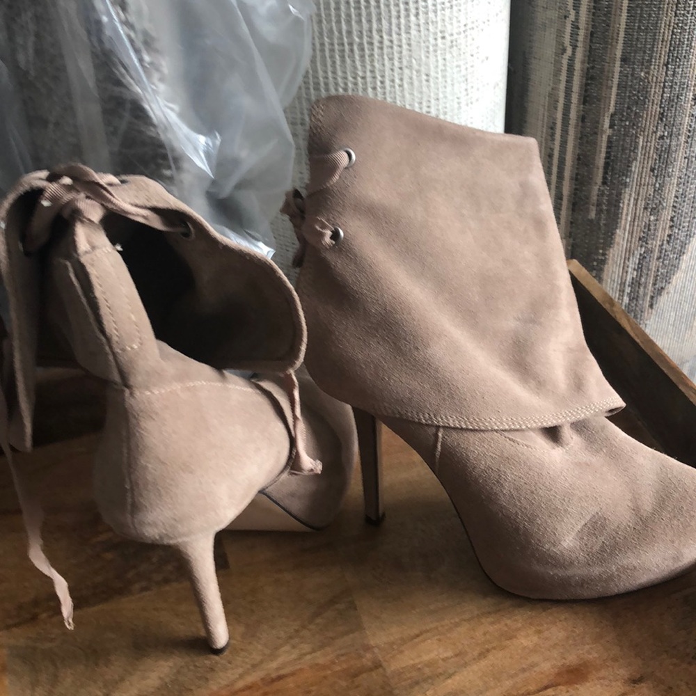 Women’s shoes